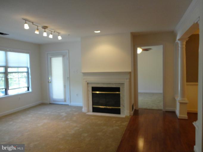 6830 Hayley Ridge Way, Unit E Baltimore, MD 21209 - Photo 4 of 18 Living Room