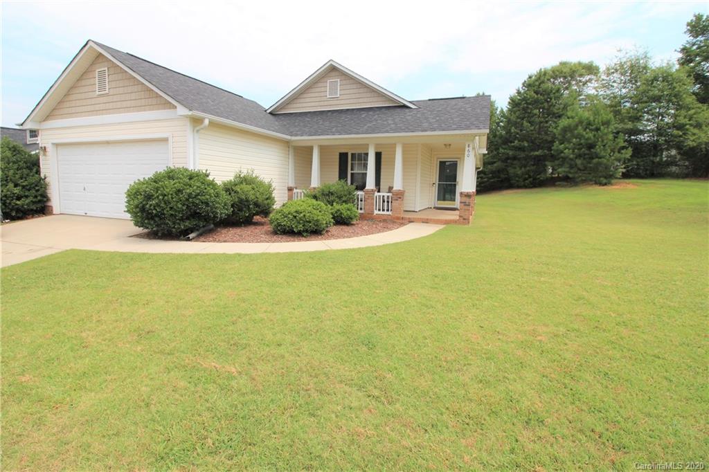 860 Raindrops Road Gastonia, NC 28054 - Photo 3 of 16 Gallery Image 3