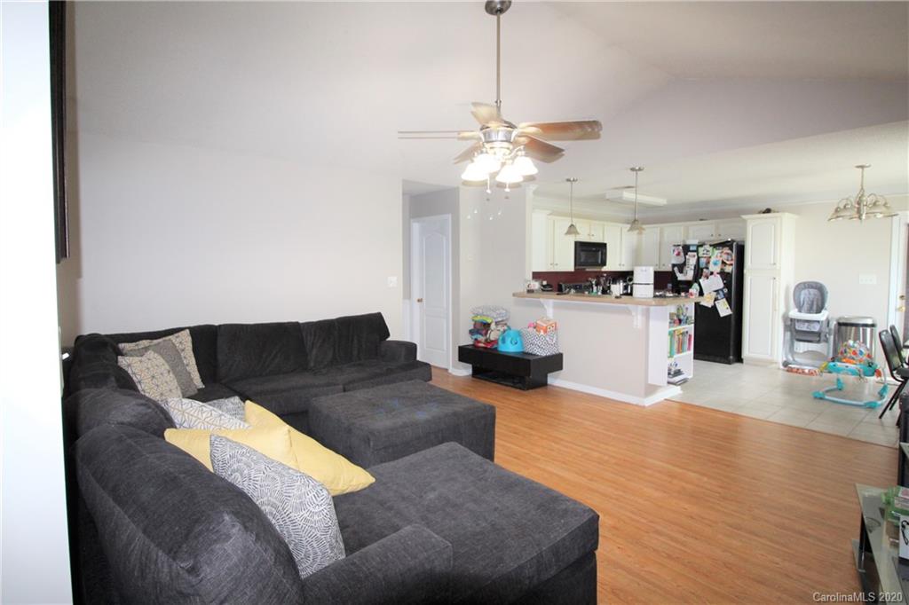 860 Raindrops Road Gastonia, NC 28054 - Photo 5 of 16 Gallery Image 5