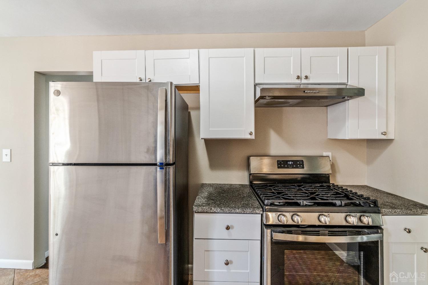 814 Curie Road North Brunswick, NJ 08902 - Photo 5 of 12