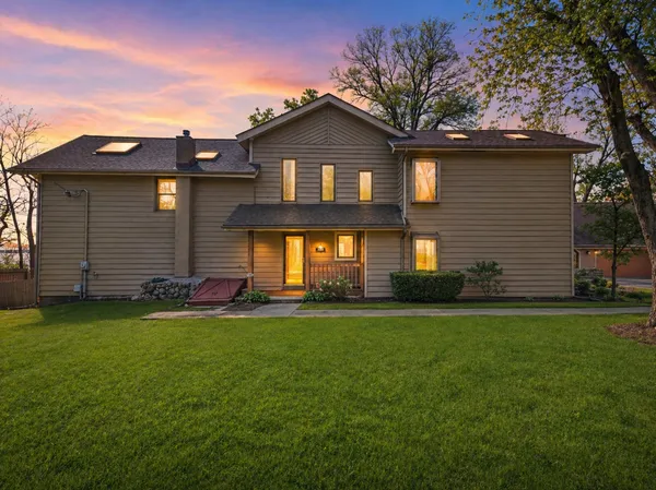 $524,999 | 19W681 109th Street, Lemont, IL 60439