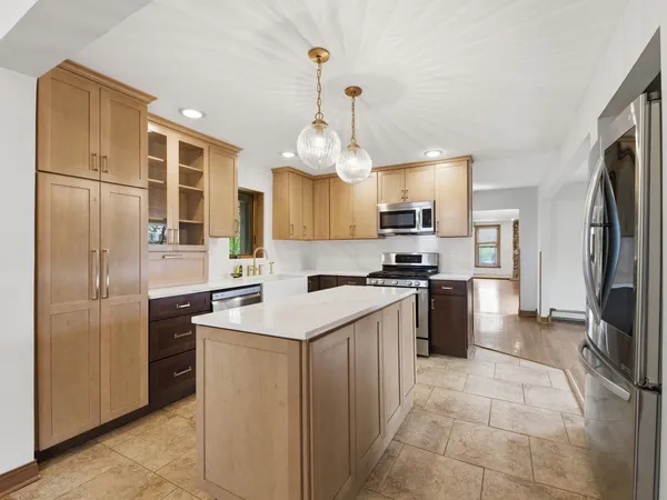 $524,999 | 19W681 109th Street, Lemont, IL 60439