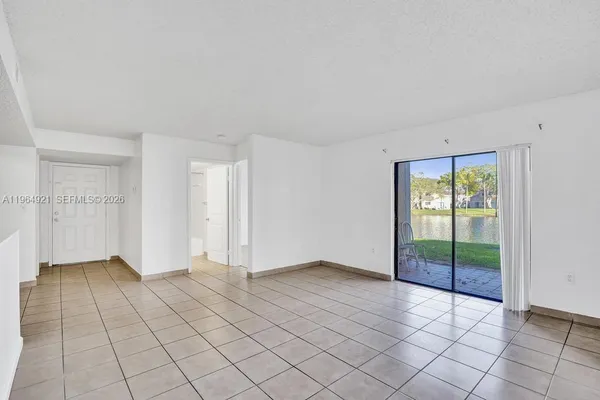 $2,050 | 351 Palm Way, Unit 108, Pembroke Pines, FL 33025