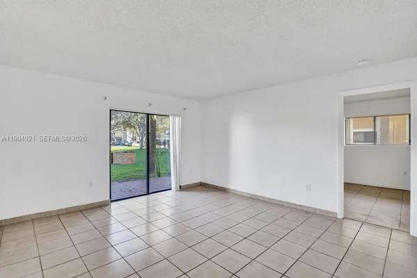 $2,050 | 351 Palm Way, Unit 108, Pembroke Pines, FL 33025