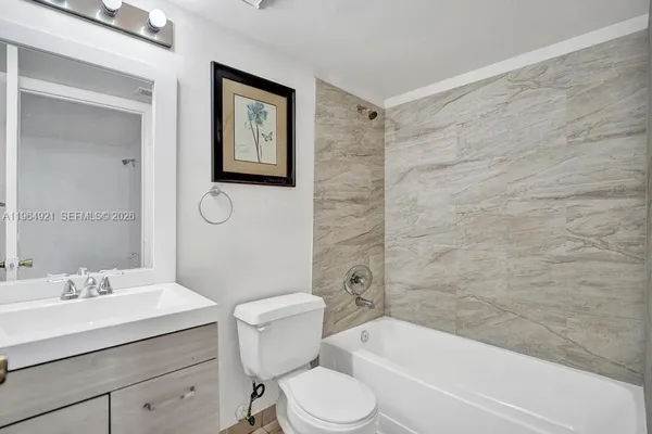 $2,050 | 351 Palm Way, Unit 108, Pembroke Pines, FL 33025