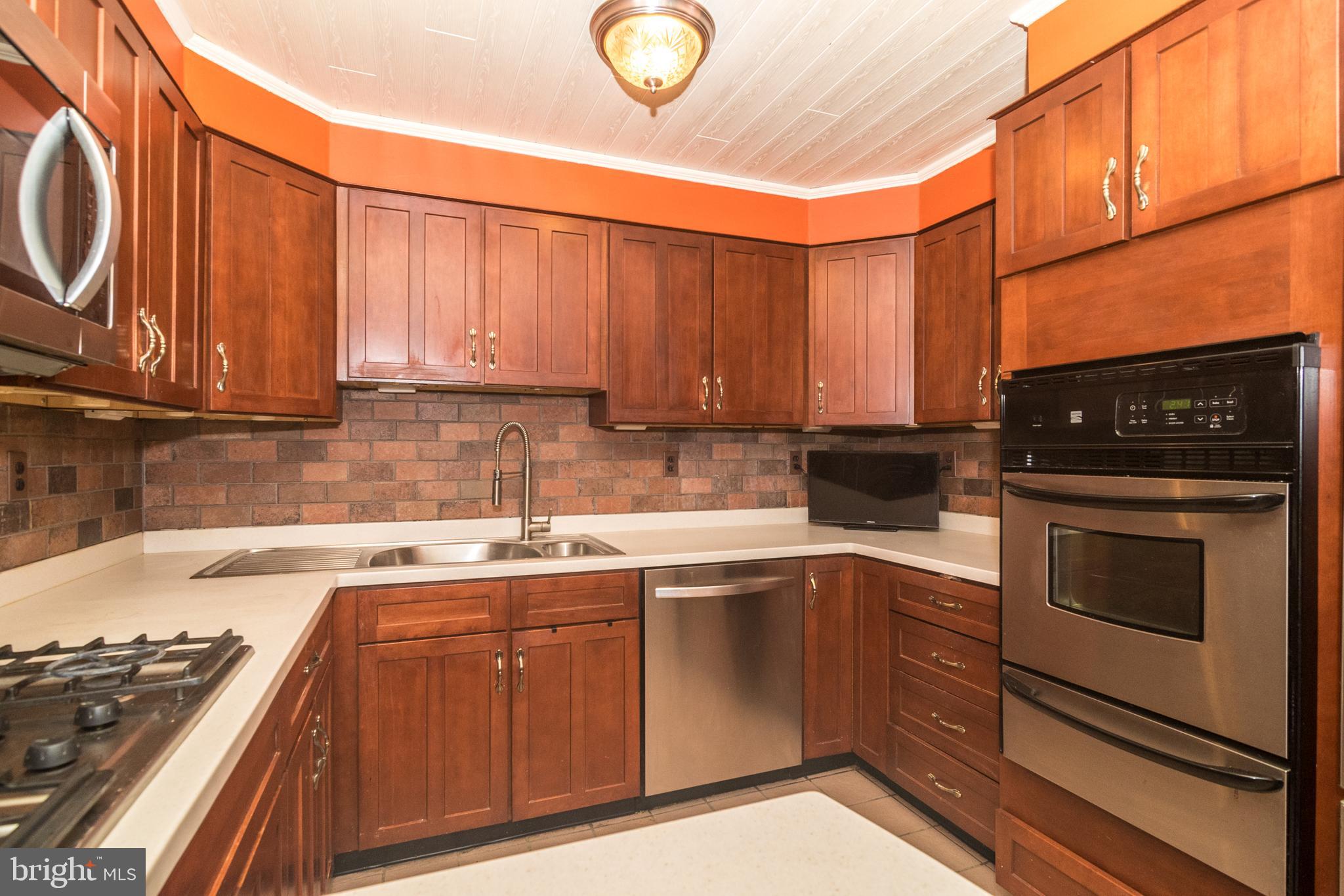81 Harmony Road Levittown, PA 19056 - Photo 8 of 40 Gallery Image 8