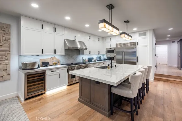 $18,250,000 | 704 Via Lido Nord, Newport Beach, CA 92663