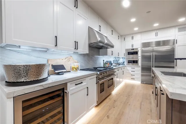 $18,250,000 | 704 Via Lido Nord, Newport Beach, CA 92663