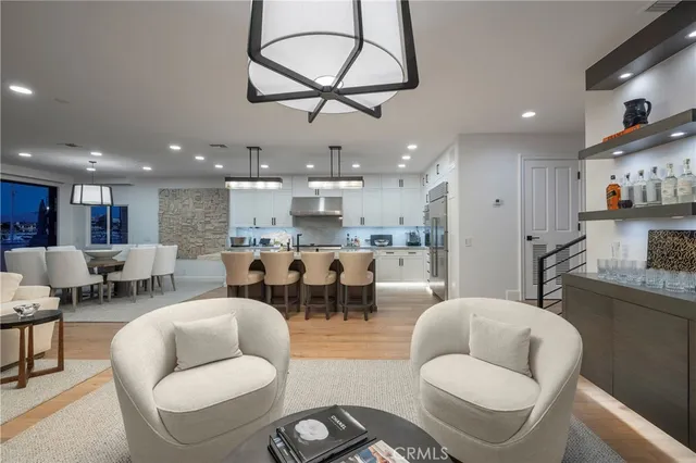 $18,250,000 | 704 Via Lido Nord, Newport Beach, CA 92663