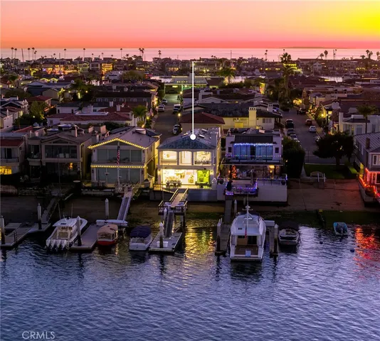 $18,250,000 | 704 Via Lido Nord, Newport Beach, CA 92663