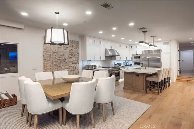 $18,250,000 | 704 Via Lido Nord, Newport Beach, CA 92663