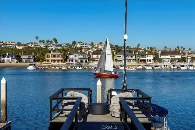 $18,250,000 | 704 Via Lido Nord, Newport Beach, CA 92663
