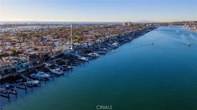 $18,250,000 | 704 Via Lido Nord, Newport Beach, CA 92663