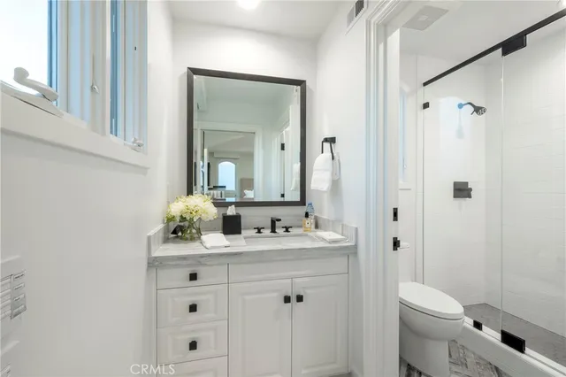 $18,250,000 | 704 Via Lido Nord, Newport Beach, CA 92663