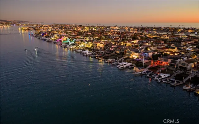 $18,250,000 | 704 Via Lido Nord, Newport Beach, CA 92663