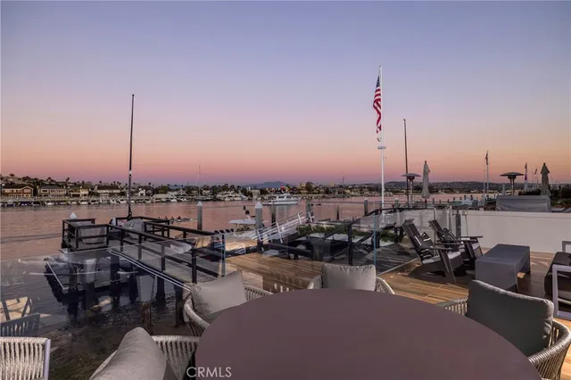$18,250,000 | 704 Via Lido Nord, Newport Beach, CA 92663