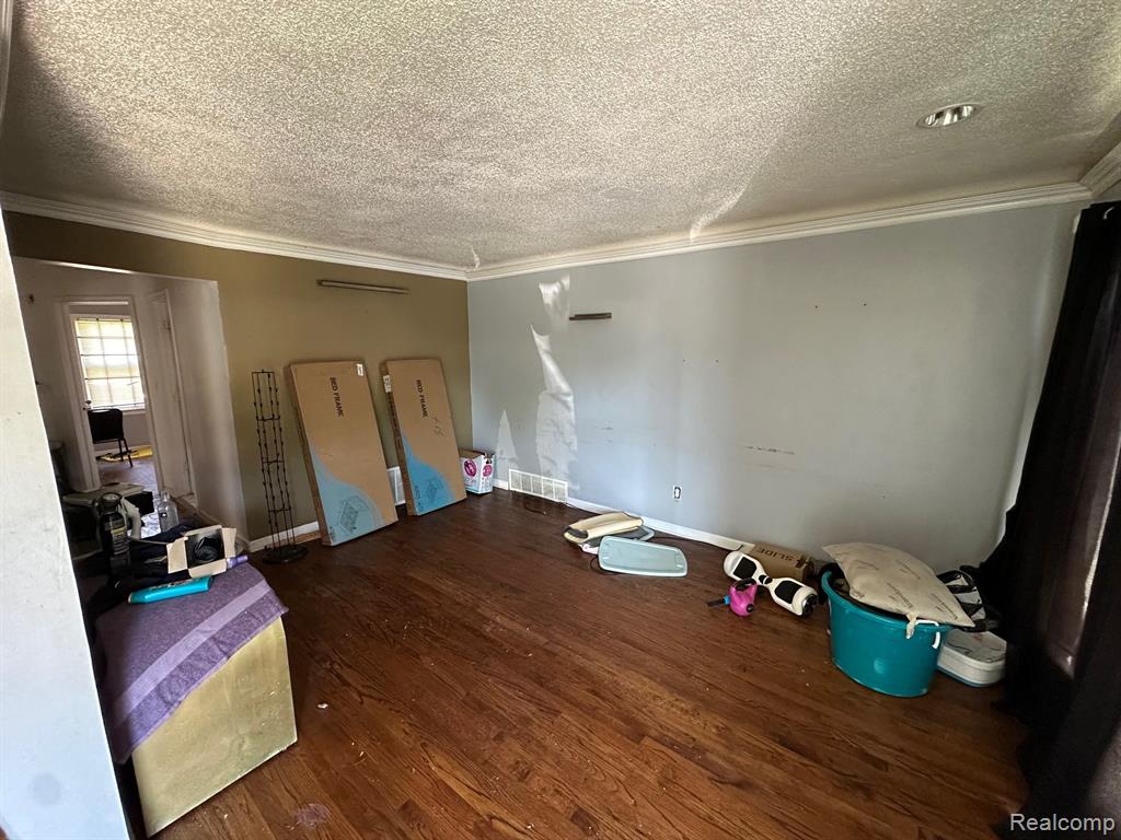 7385 Fielding Street Detroit, MI 48228 - Photo 2 of 11