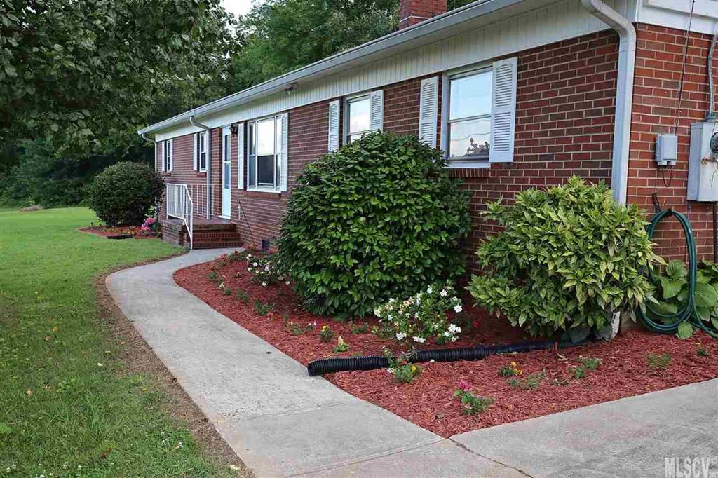 1901 Robinson Road Newton, NC 28658 - Photo 2 of 23 Gallery Image 2