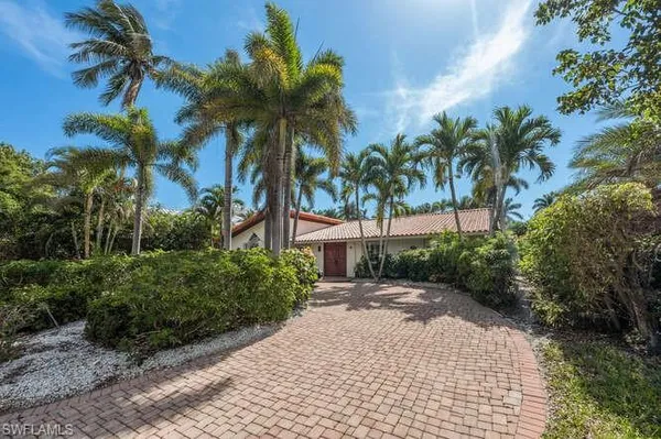 $2,593,000 | 778 Broad Court South, Naples, FL 34102