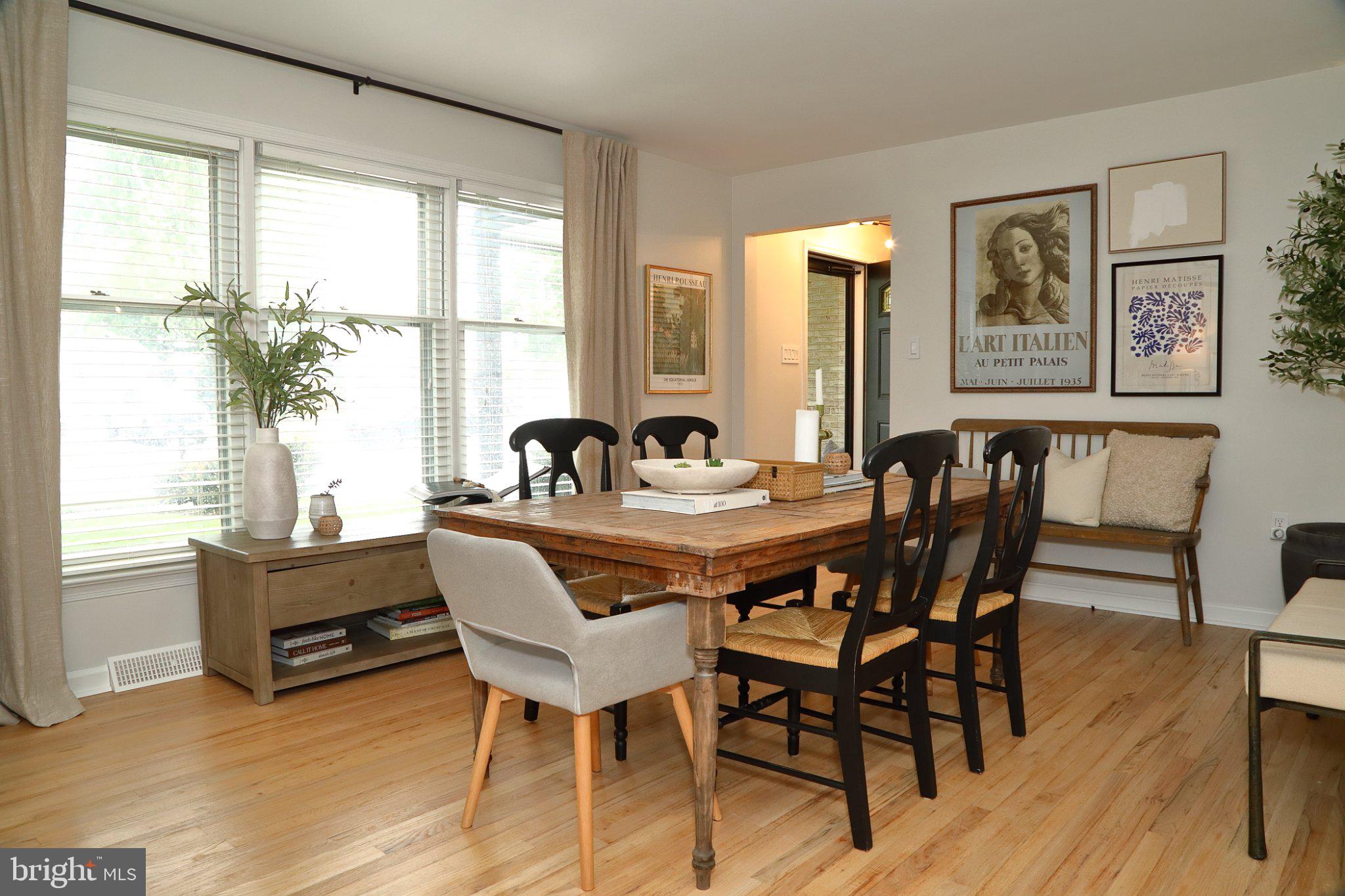 445 Haverhill Road Lancaster, PA 17601 - Photo 29 of 47 Bright and inviting dining space.
