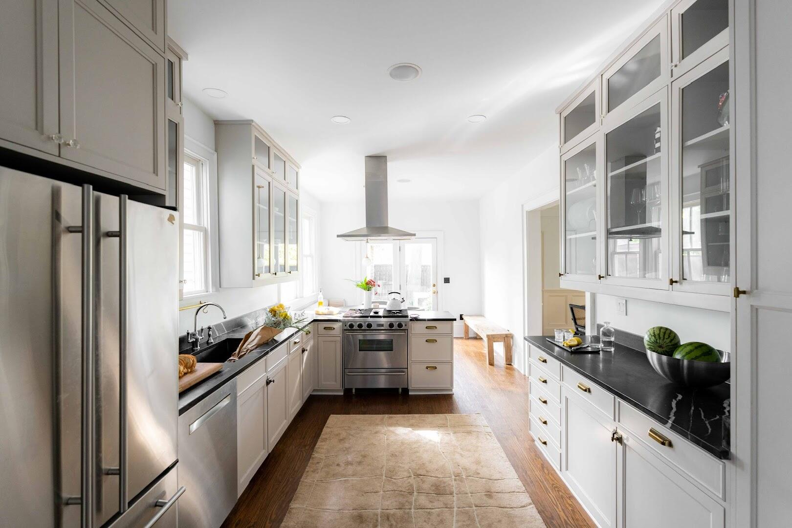 559 Rutledge Avenue Charleston, SC 29403 - Photo 9 of 35 559Rutledge_NickCannPhoto-26
