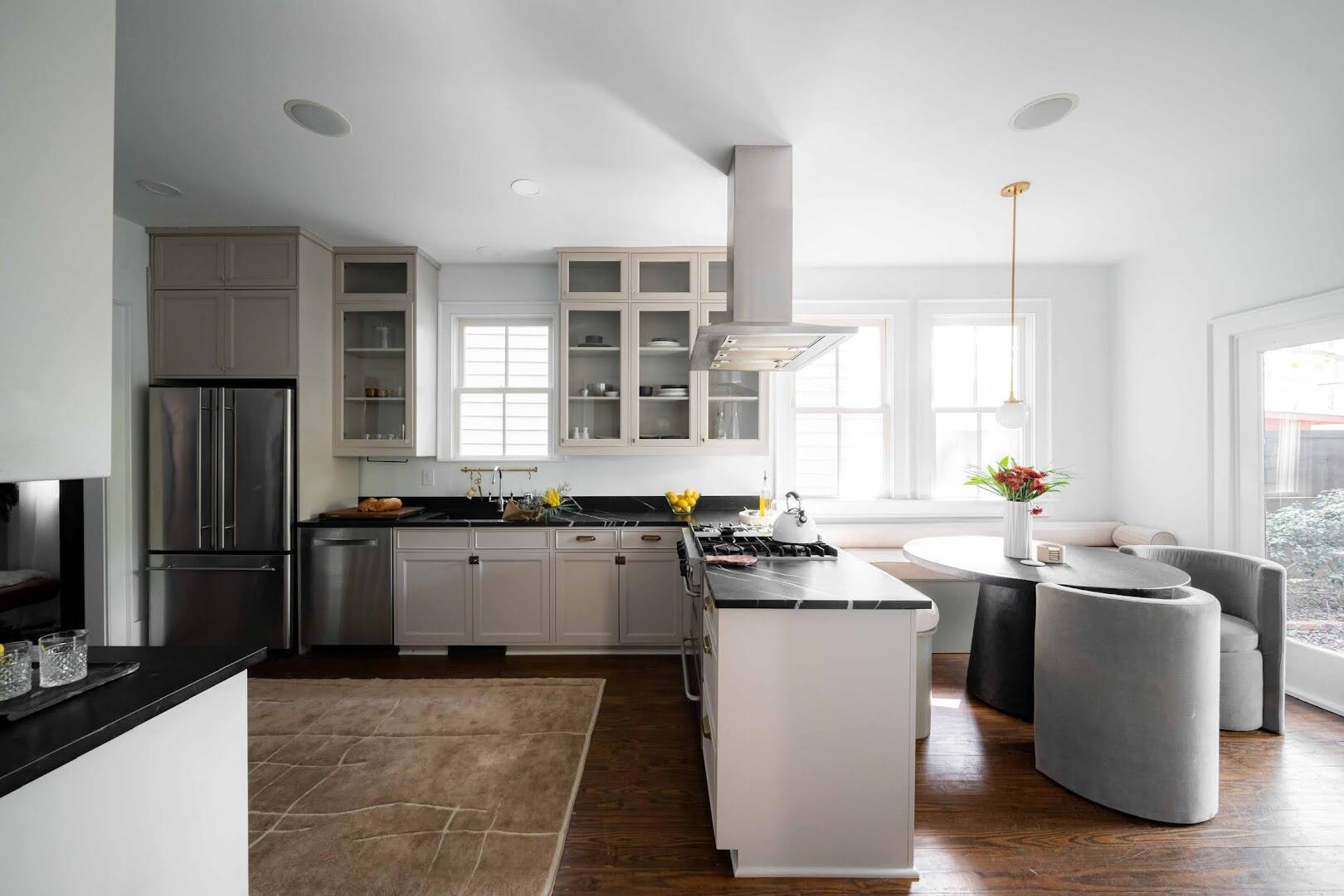 559 Rutledge Avenue Charleston, SC 29403 - Photo 10 of 35 559Rutledge_NickCannPhoto-11