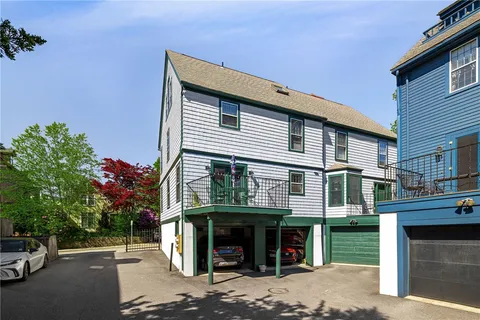 $2,975 | 93 Mill Street, Unit B, Newport, RI 02840