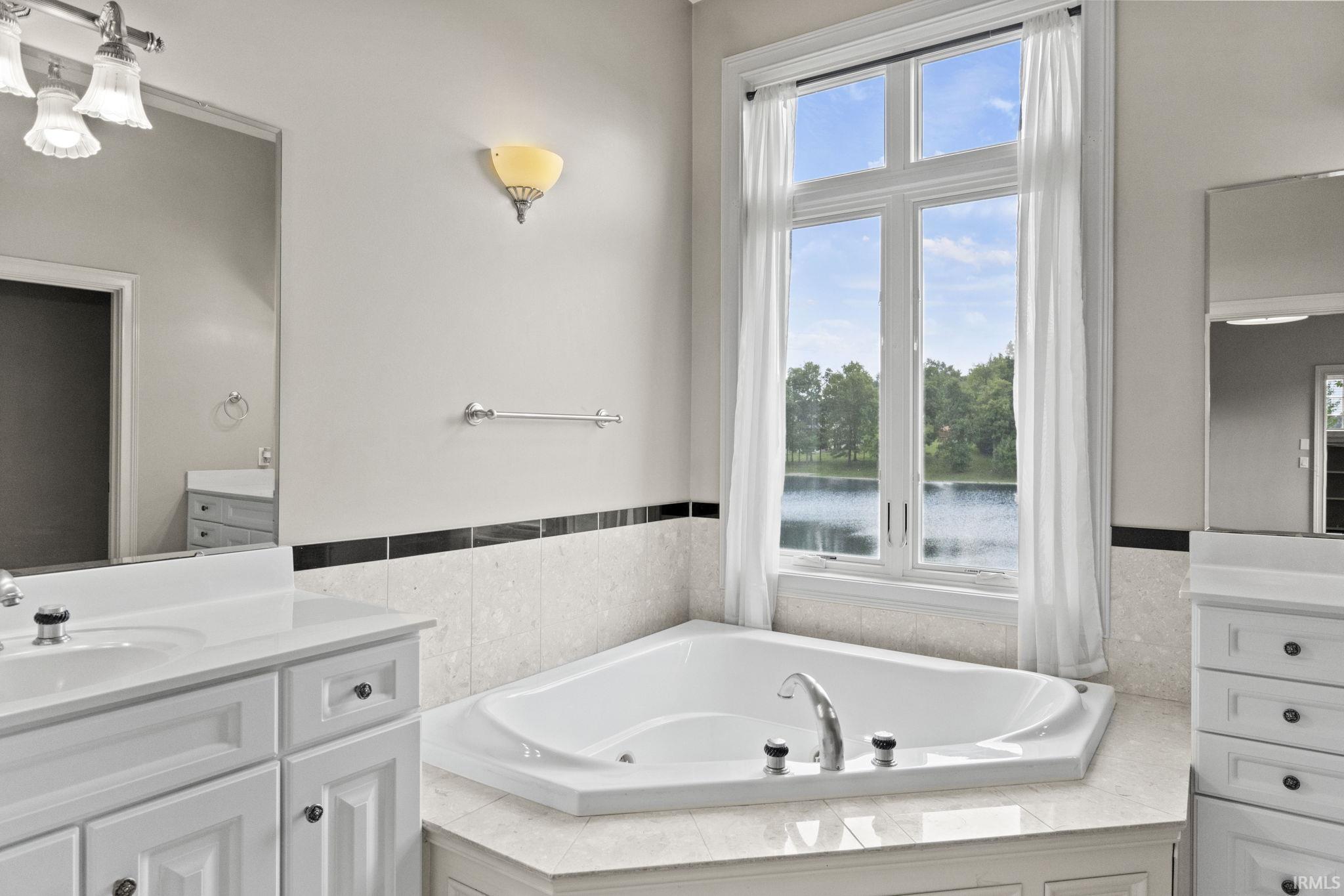15526 Talon Ridge Cove Huntertown, IN 46748 - Photo 18 of 36 Gallery Image 18