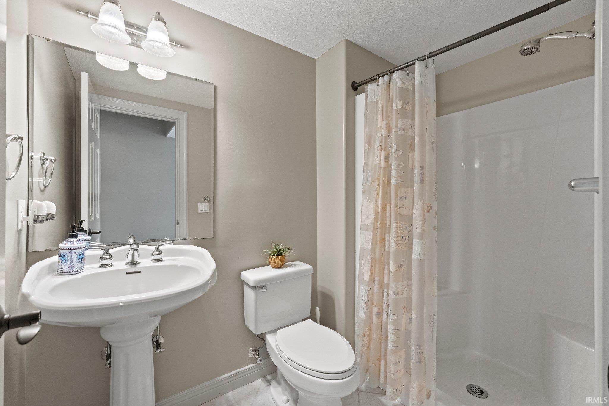 15526 Talon Ridge Cove Huntertown, IN 46748 - Photo 32 of 36 Gallery Image 32
