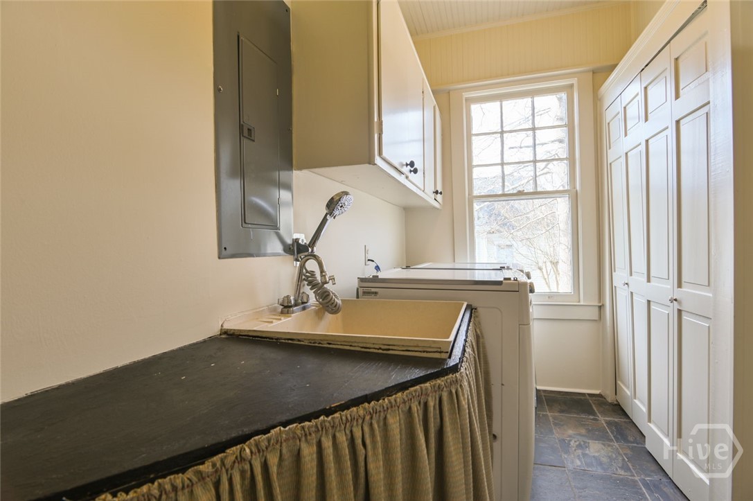 120 Tusten Street Elberton, GA 30635 - Photo 19 of 50 Laundry Room