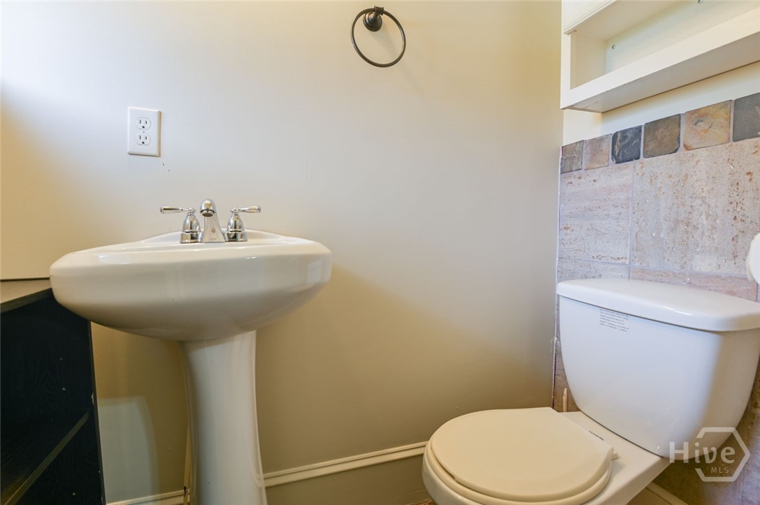120 Tusten Street Elberton, GA 30635 - Photo 22 of 50 Half Bath