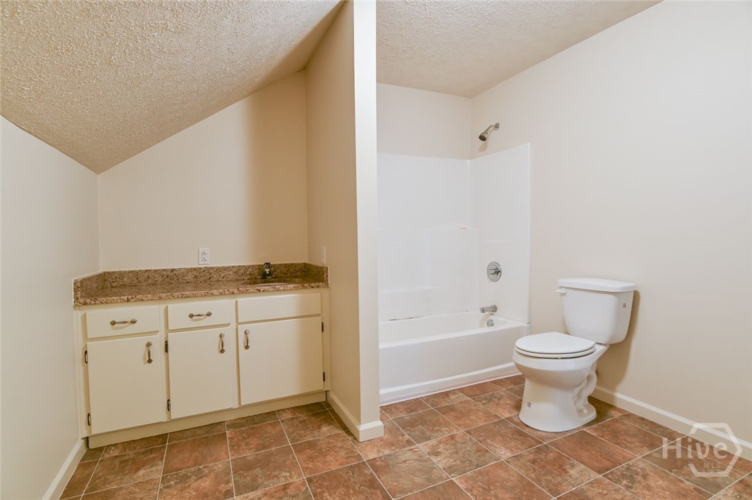 120 Tusten Street Elberton, GA 30635 - Photo 36 of 50 Upstairs Bathroom