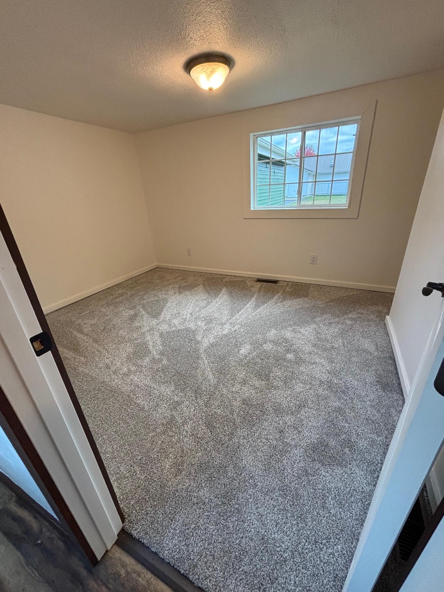 810 8th Alley Crivitz, WI 54114 - Photo 13 of 38