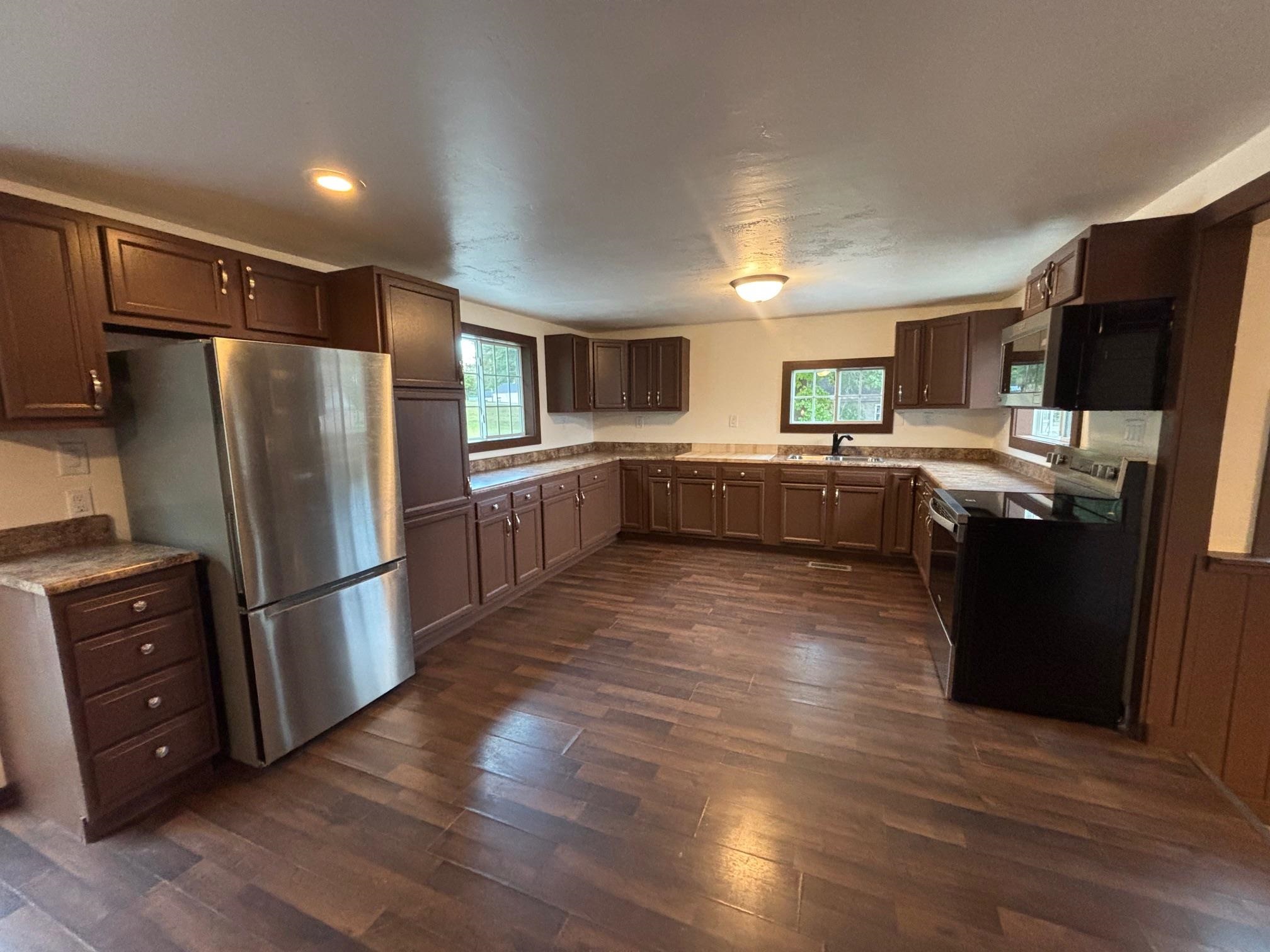 810 8th Alley Crivitz, WI 54114 - Photo 5 of 38