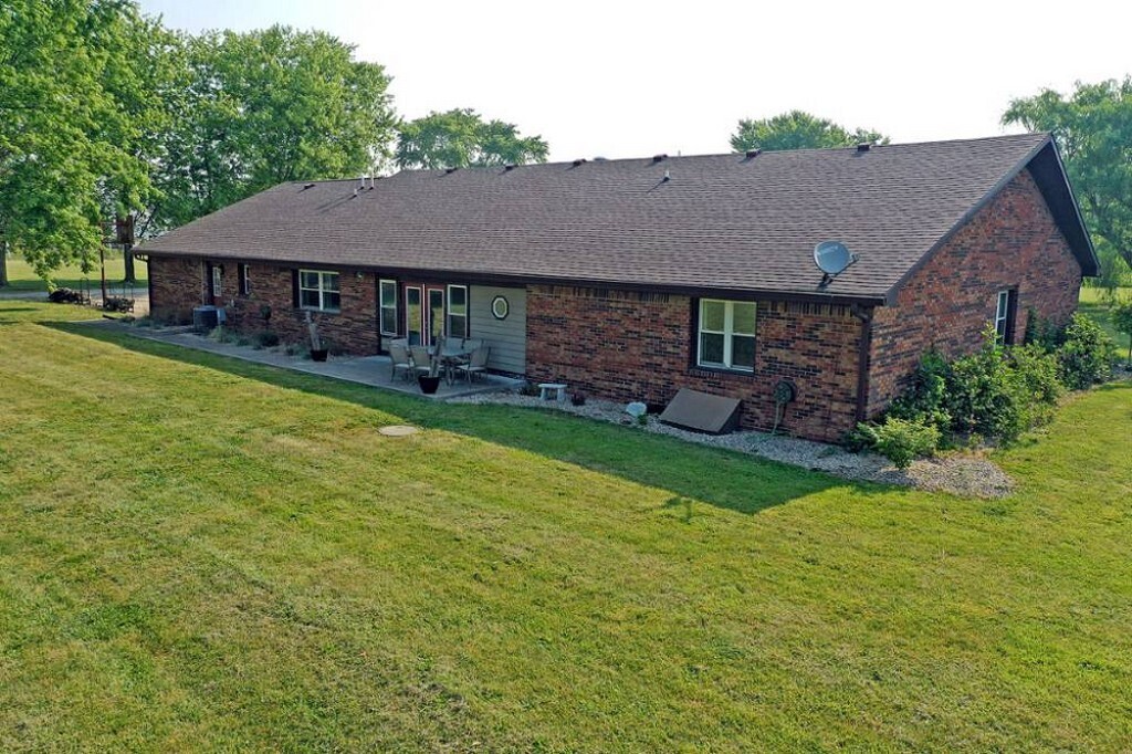 1449 South Clark Road Shelbyville, IN 46176 - Photo 22 of 42