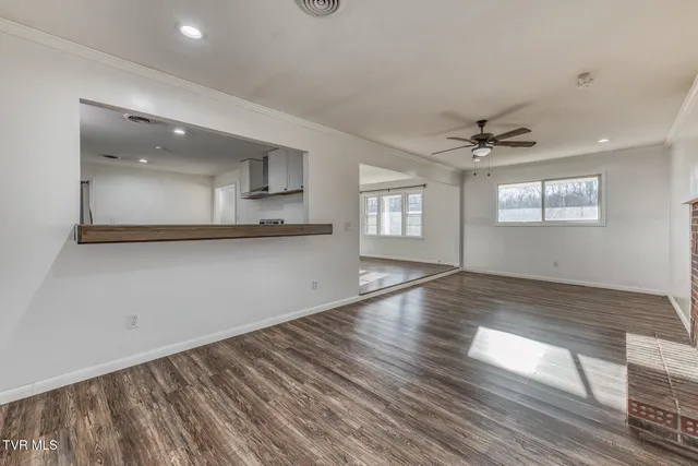 $369,000 | 1956 Enterprise Road, Piney Flats, TN 37686