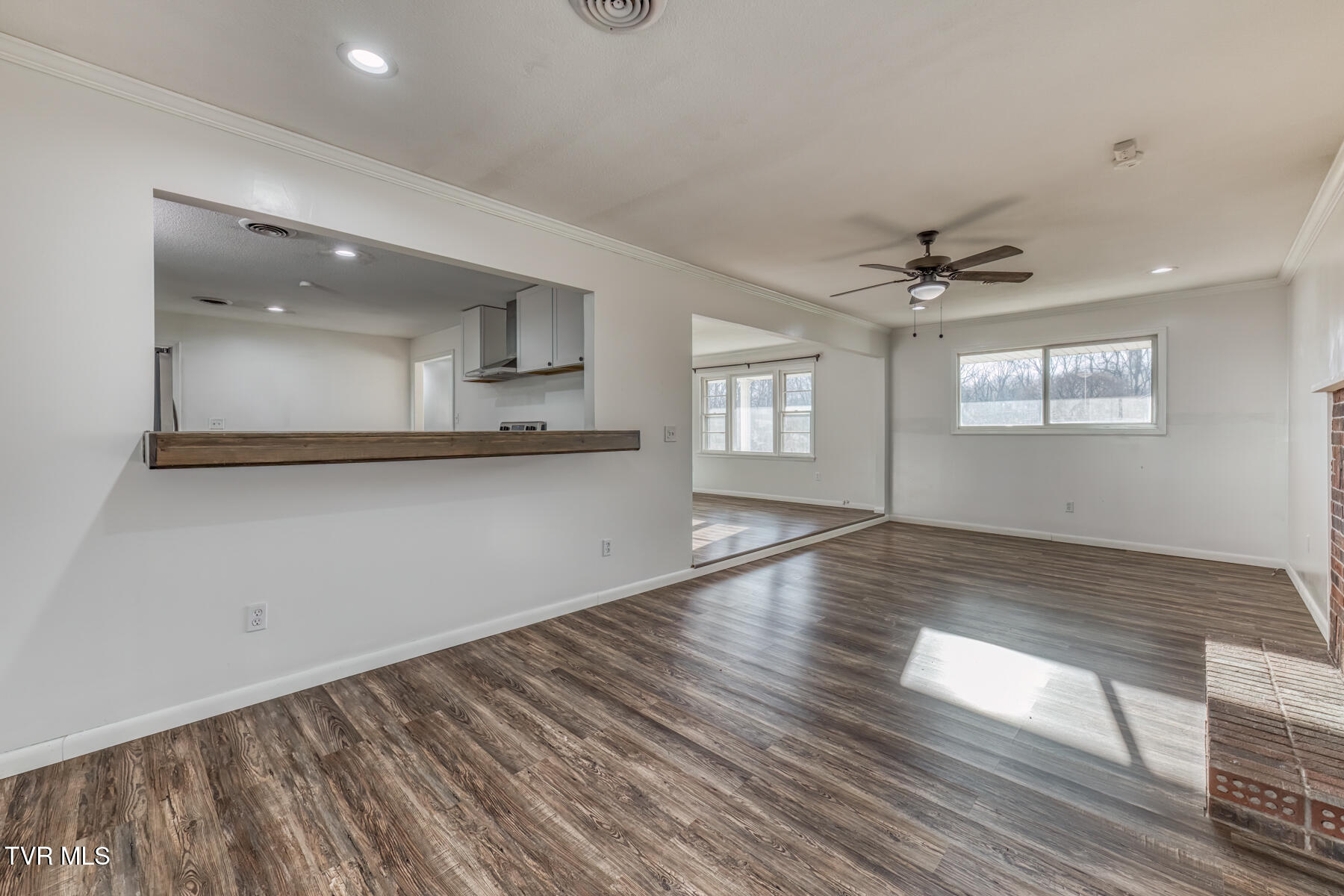 1956 Enterprise Road Piney Flats, TN 37686 - Photo 11 of 62 1956 Enterprise Rd-11