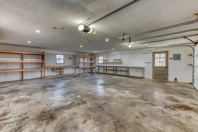 $369,000 | 1956 Enterprise Road, Piney Flats, TN 37686