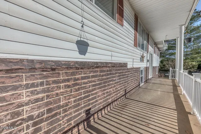 $369,000 | 1956 Enterprise Road, Piney Flats, TN 37686