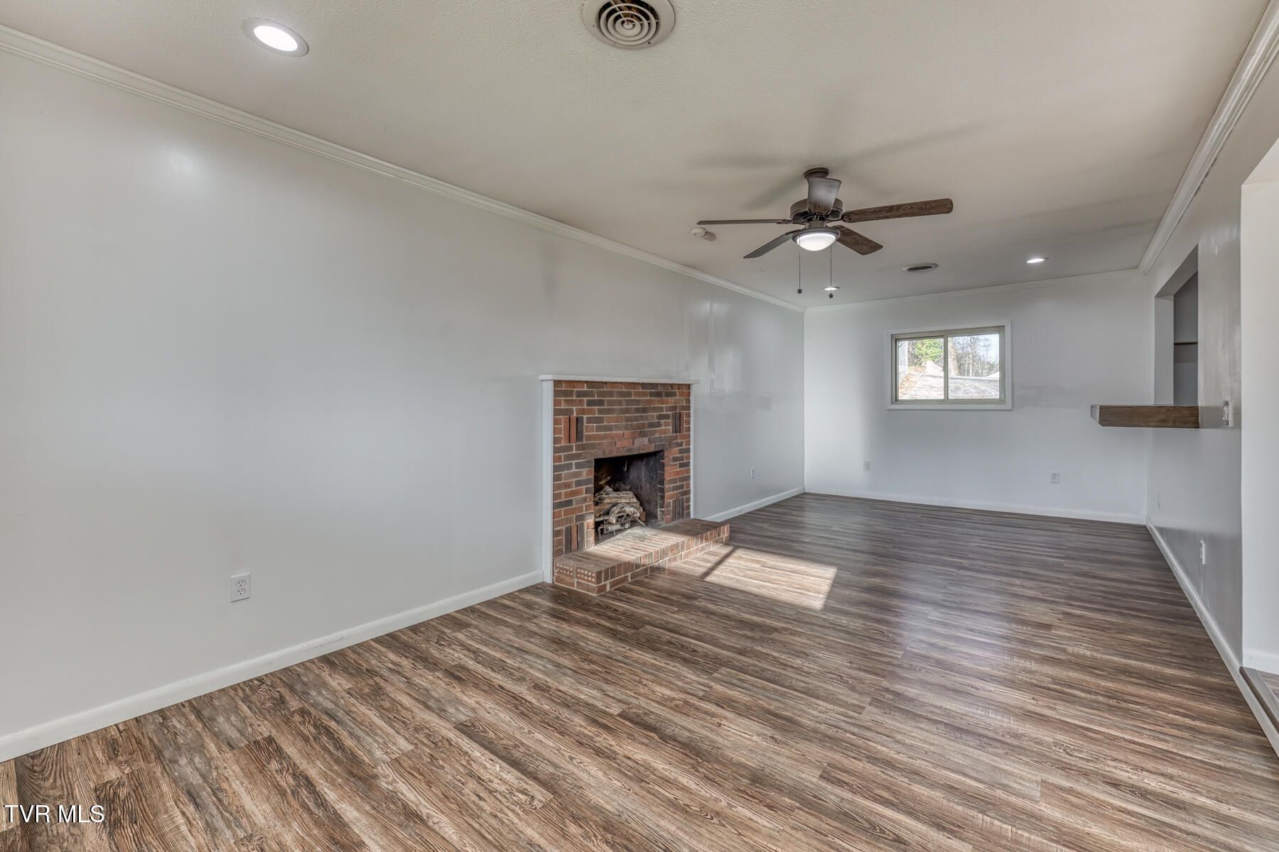 1956 Enterprise Road Piney Flats, TN 37686 - Photo 8 of 62 1956 Enterprise Rd-8