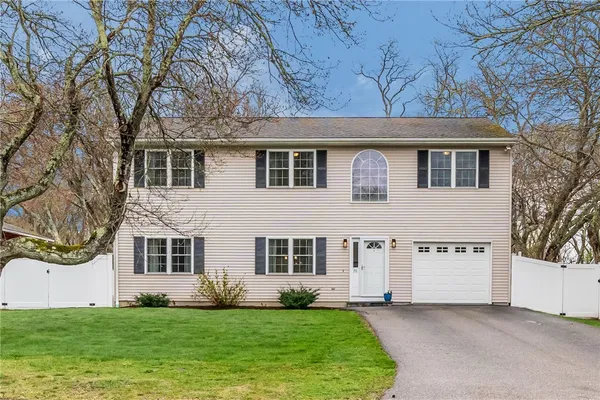$985,000 | 70 Foddering Farm Road, Narragansett, RI 02882