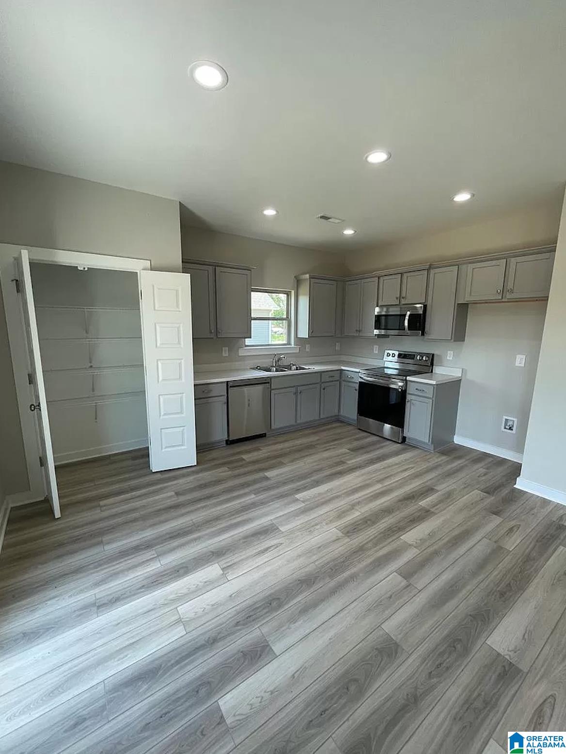 156 Graham Circle Eva, AL 35621 - Photo 2 of 21