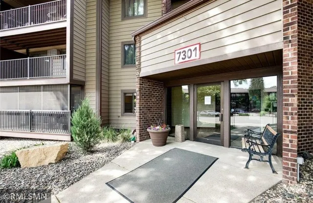 $1,600 | 7301 West 101st Street, Unit 312, Bloomington, MN 55438