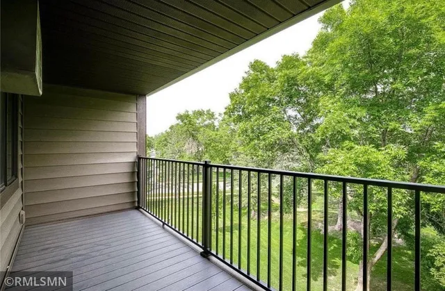 $1,500 | 7301 West 101st Street, Unit 312, Bloomington, MN 55438