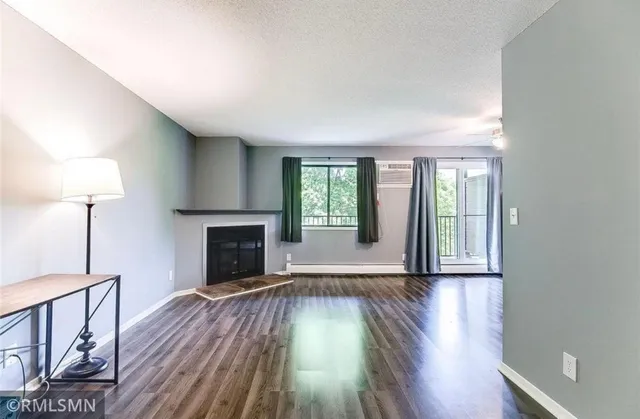 $1,600 | 7301 West 101st Street, Unit 312, Bloomington, MN 55438