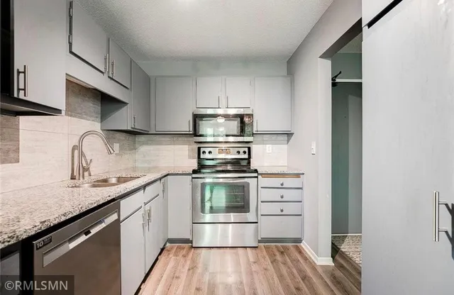 $1,600 | 7301 West 101st Street, Unit 312, Bloomington, MN 55438