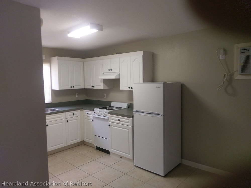685 Lake June Road Lake Placid, FL 33852 - Photo 3 of 6