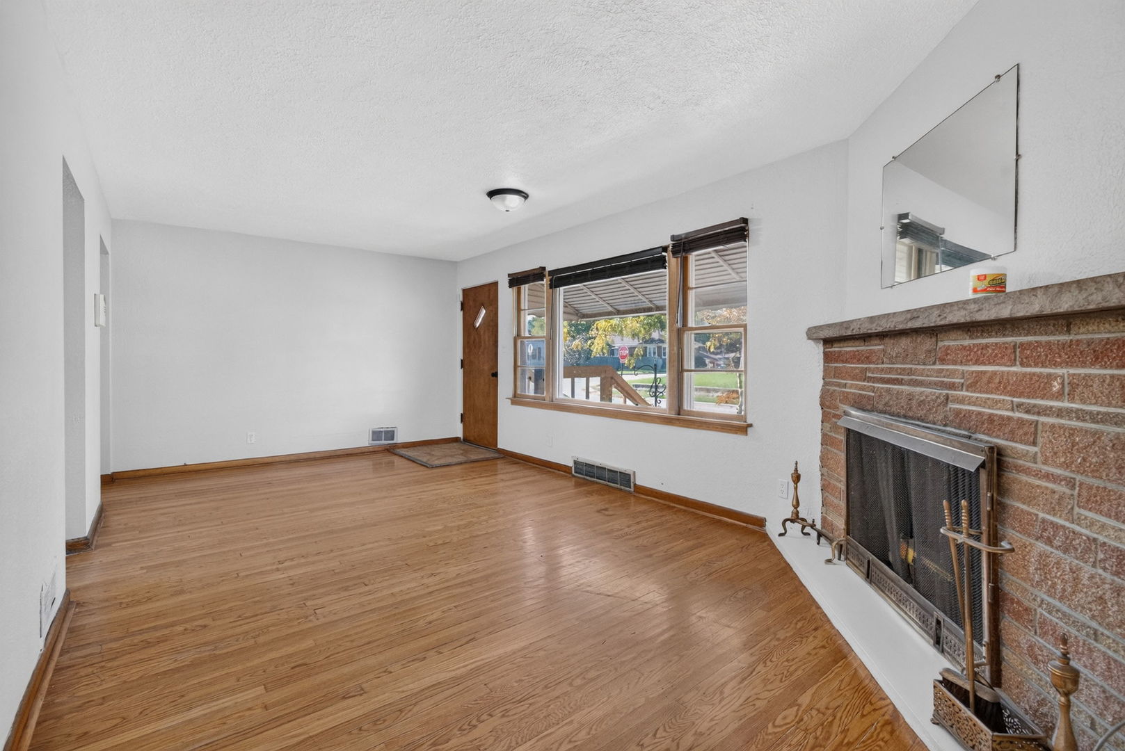 24 South Reed Street Joliet, IL 60436 - Photo 10 of 33 Gallery Image 10