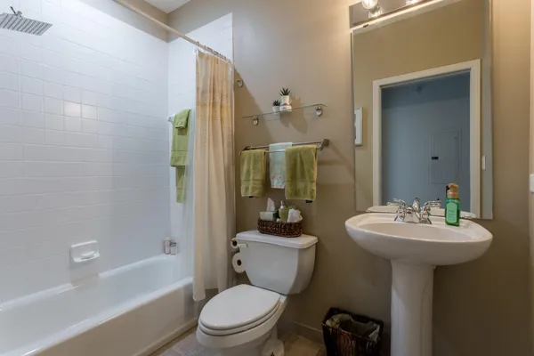 $2,450 | 545 North 1st Street, Unit 403, Minneapolis, MN 55401