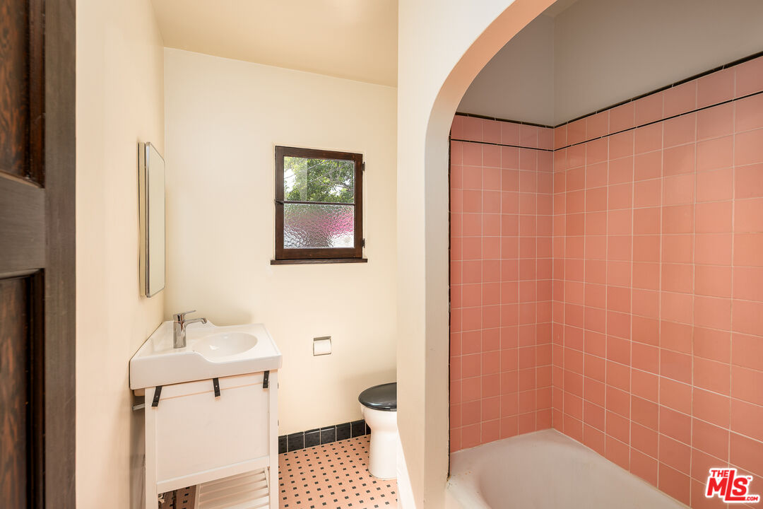 3840 Valleybrink Road Los Angeles, CA 90039 - Photo 23 of 32